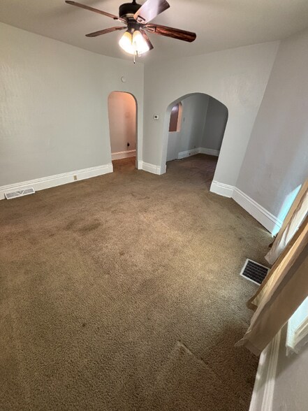 Building Photo - 116 Kathleen St