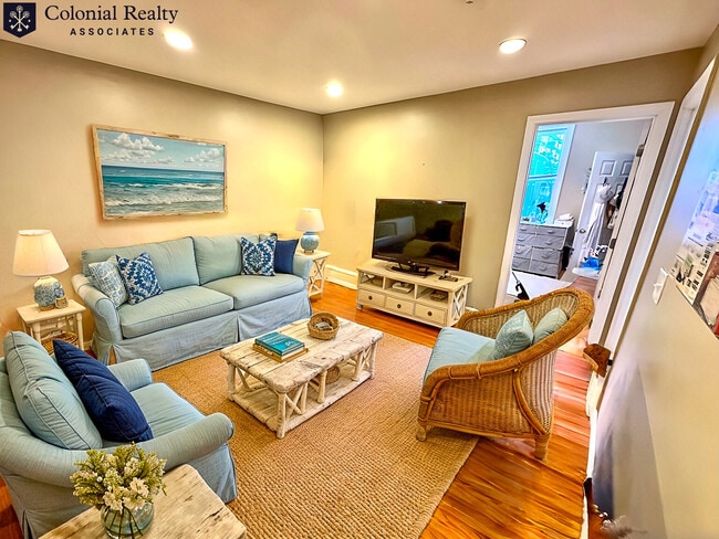 Building Photo - 76 Egmont St