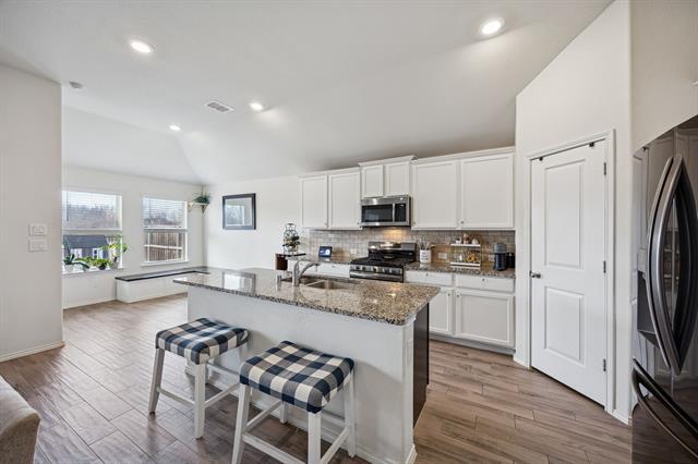 Building Photo - 1380 Acmite Ave