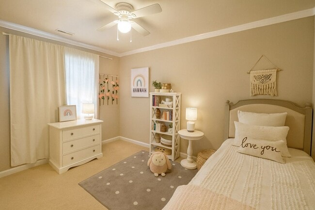 Building Photo - Beautiful Waterfront home with private dock