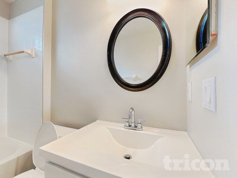 Building Photo - 4213 Branchside Ln