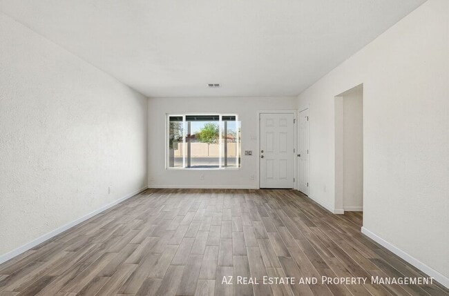 Building Photo - 1808 E Coronado Rd