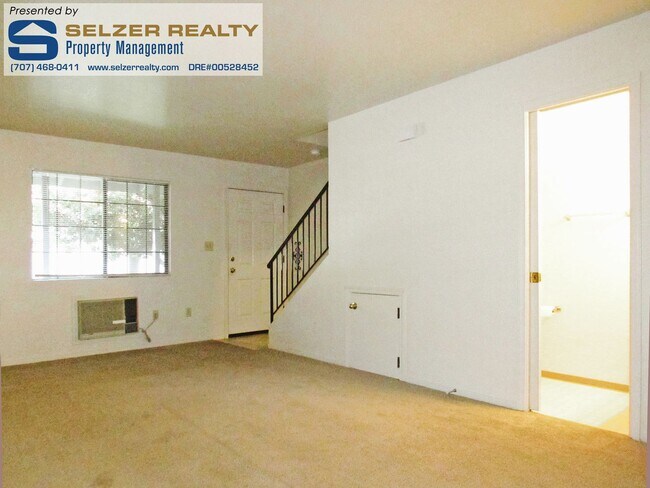 Building Photo - 880 S Orchard Ave