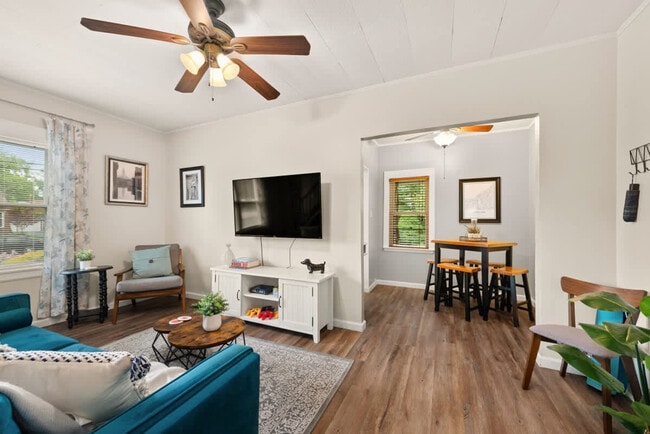 Building Photo - 3175 Rocky River Dr