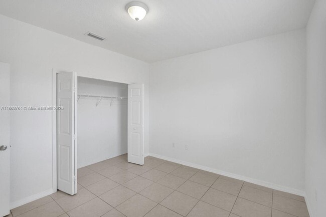 Building Photo - 4417 NW 113th Pl