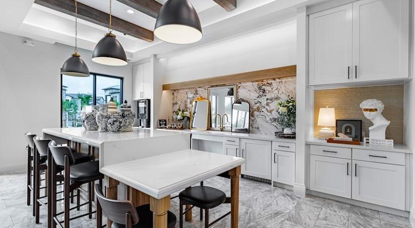 Building Photo - 2425 Central Expy