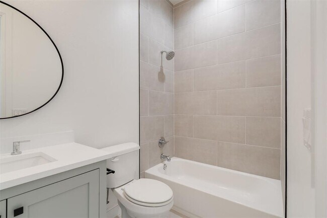 Building Photo - 827 NW 8th St