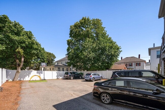 Building Photo - 32 Harvard St