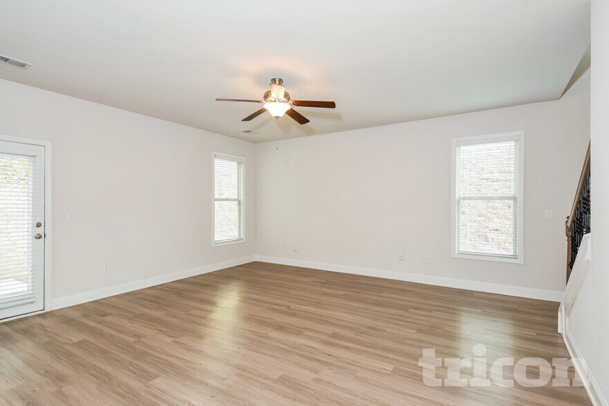 Building Photo - 265 Ireland Ln