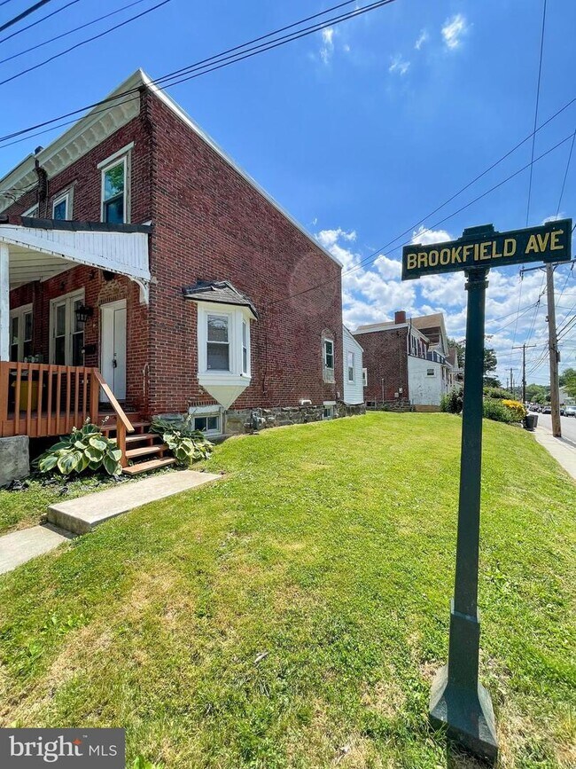 Building Photo - 102 Brookfield Terrace