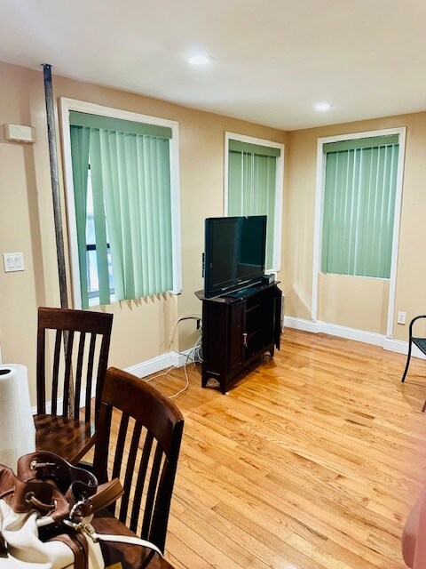 Building Photo - 967 Kent Ave