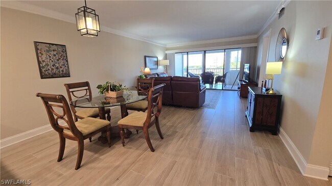 Building Photo - 12945 Vanderbilt Dr