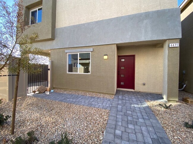 Primary Photo - 4 BED 3 BATH Townhome, 1 LOFT, 2 GARAGES, GATED!