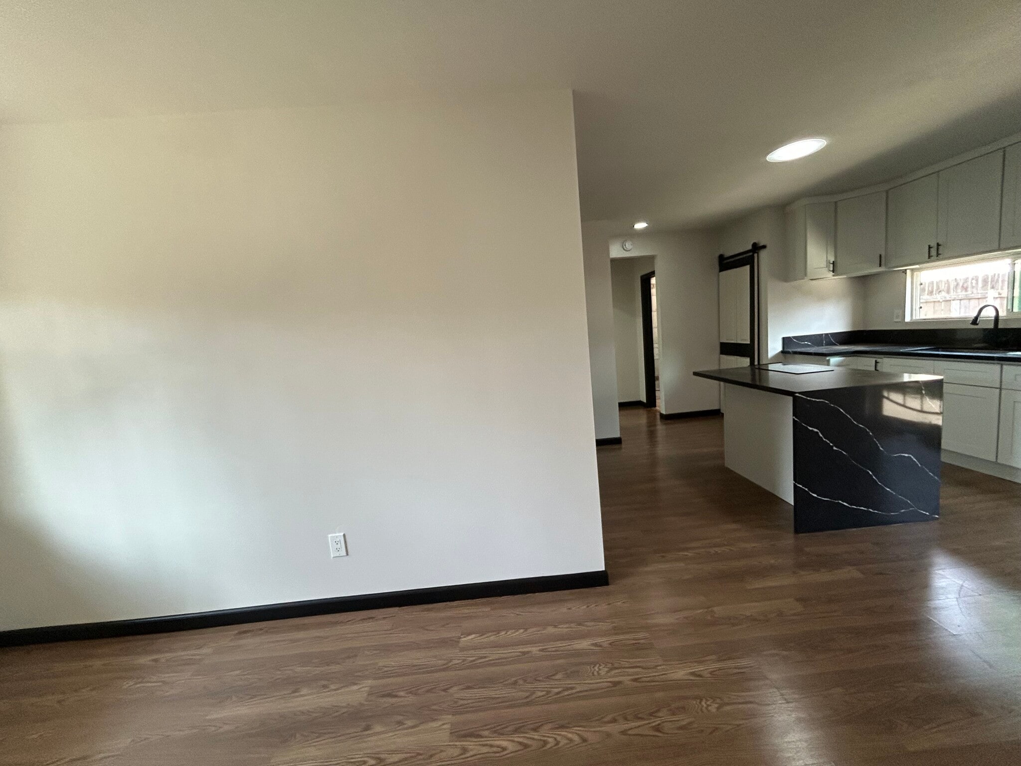 Building Photo - 281 Stanton St