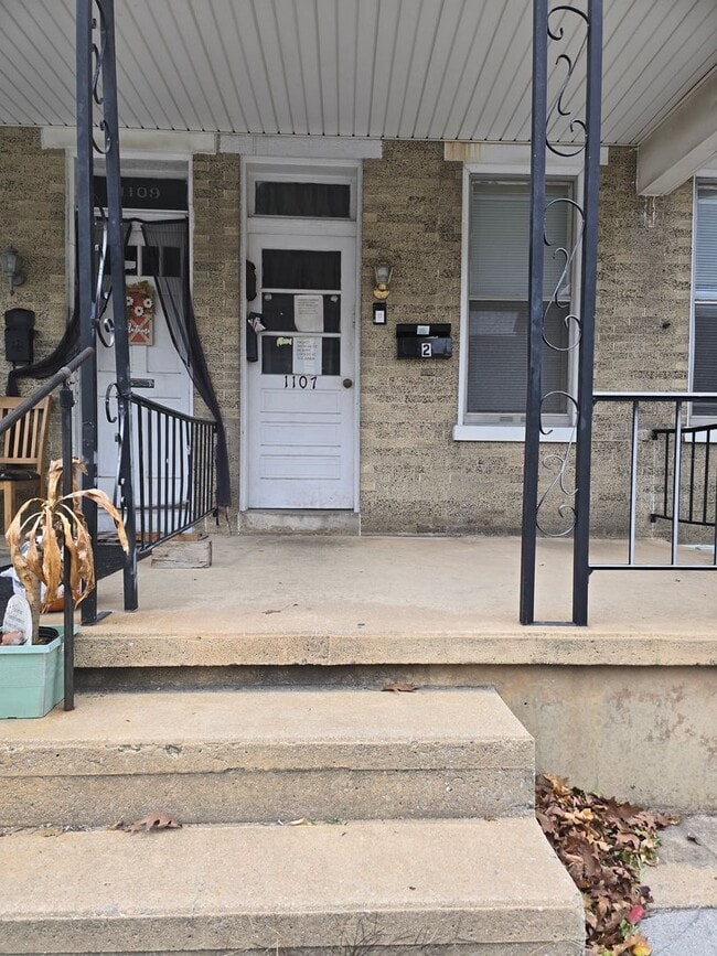 Building Photo - 1107 W King St