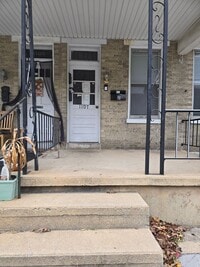 Building Photo - 1107 W King St