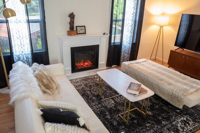 Building Photo - 1621 Campus Rd