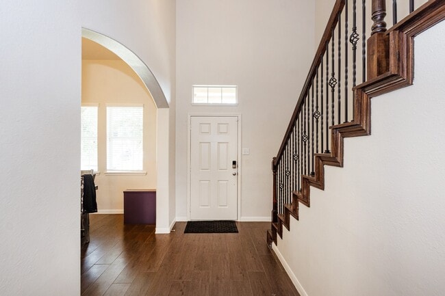 Building Photo - 8311 Bay Oaks Dr