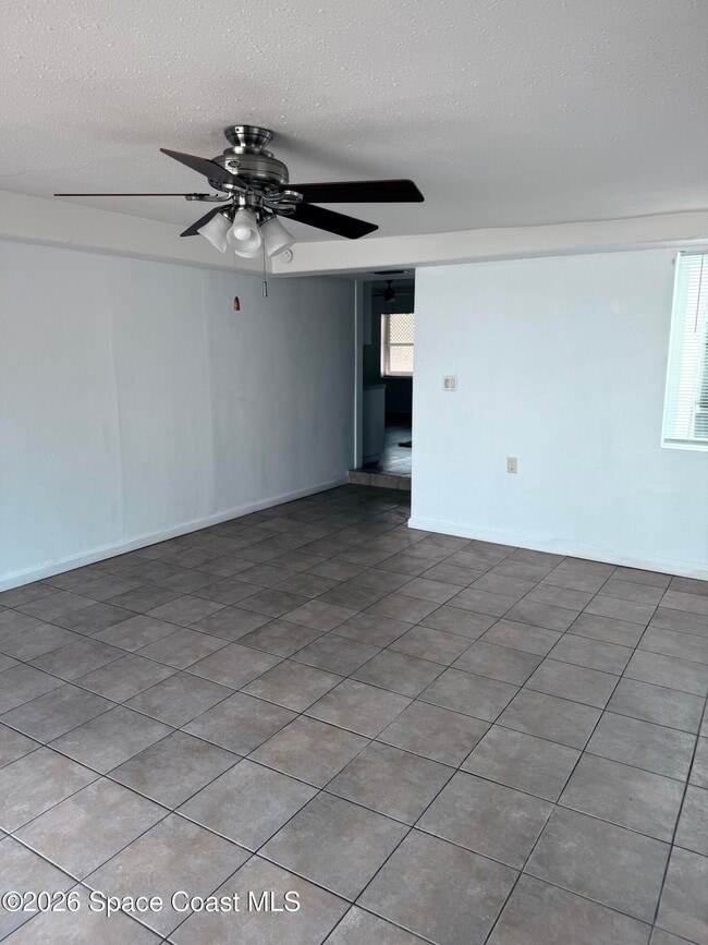 Building Photo - 805 Camellia Dr