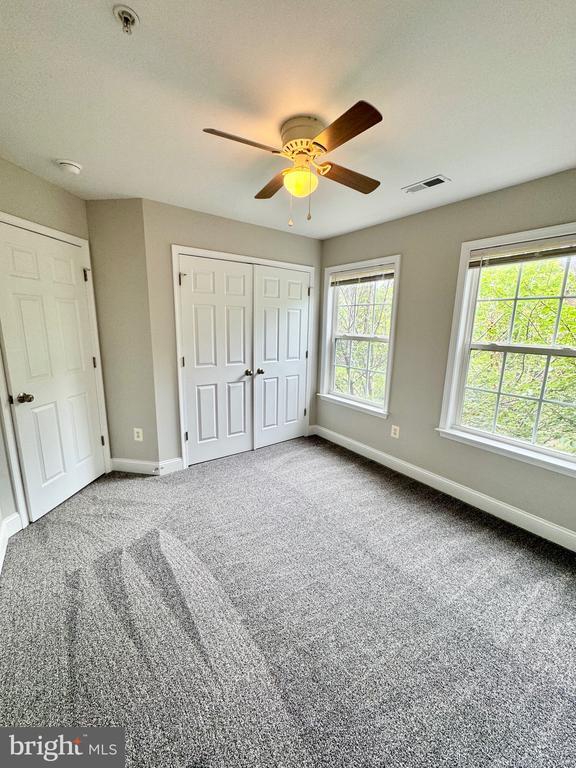 Building Photo - 120 Tall Grass Ln
