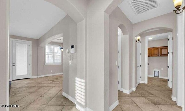 Building Photo - 841 Golden Edge Ct
