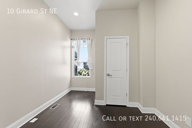 Building Photo - 10 Girard St NE