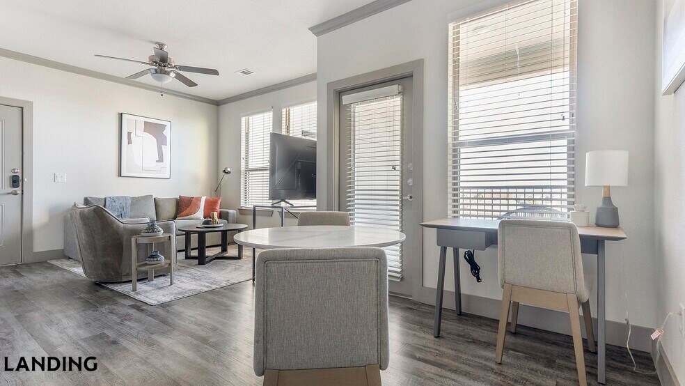 Building Photo - 12500 Shadowglen Trce