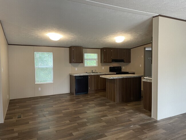 Building Photo - 326 Oak Leaf Cir