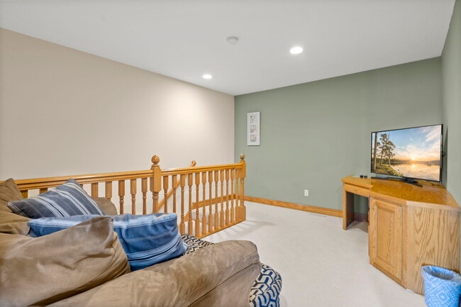 Building Photo - 1580 E Shore Dr