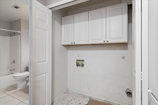 Building Photo - 1748 Ohlen Rd