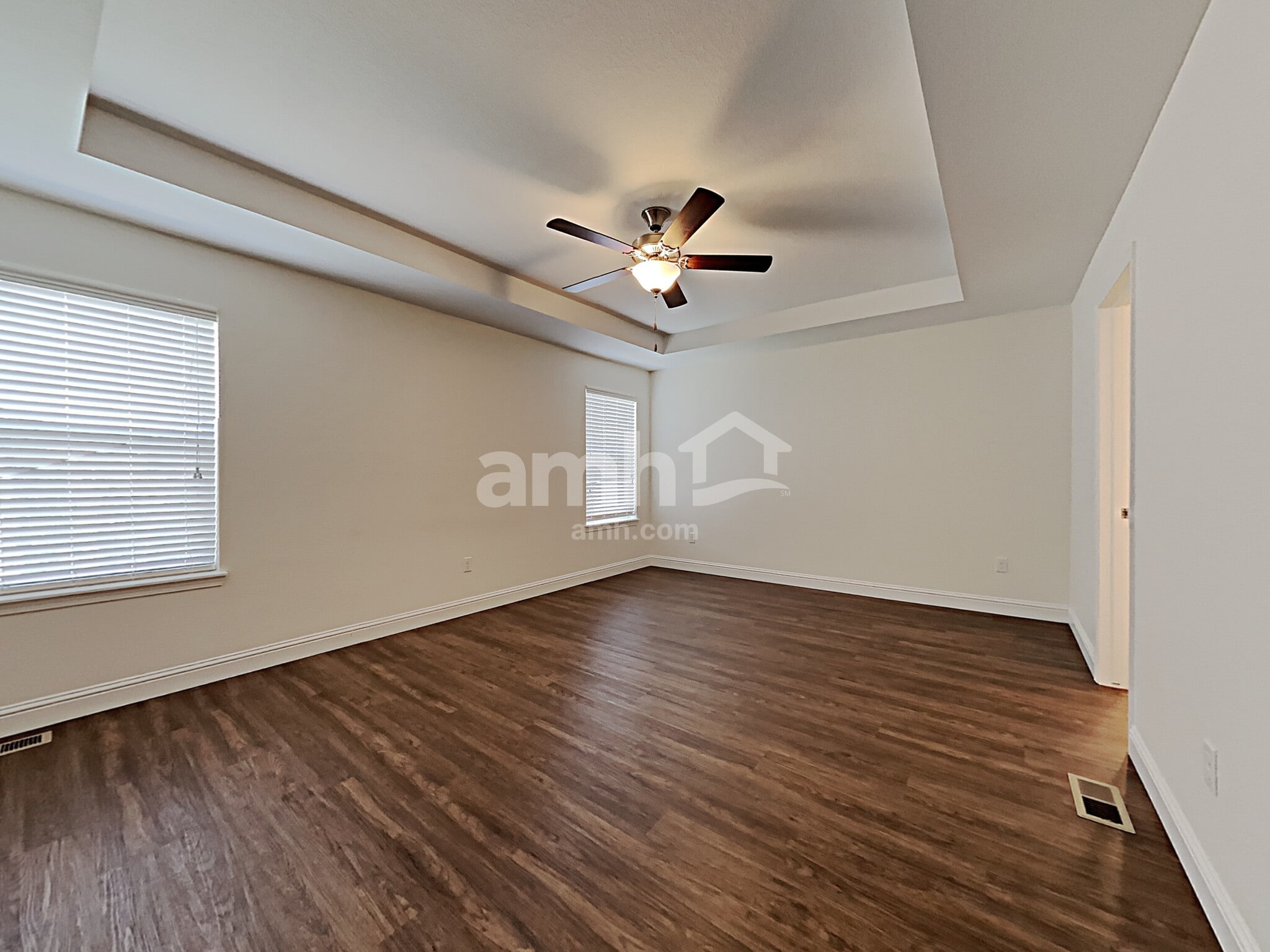 Building Photo - 10174 Dogwood St