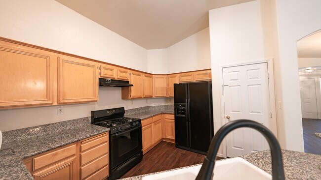 Building Photo - Beautiful Single Story Home with New Floor...