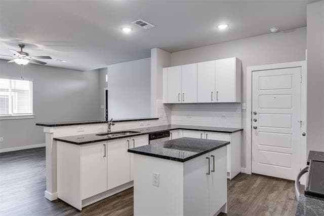 Building Photo - 740 Wheatfield Dr