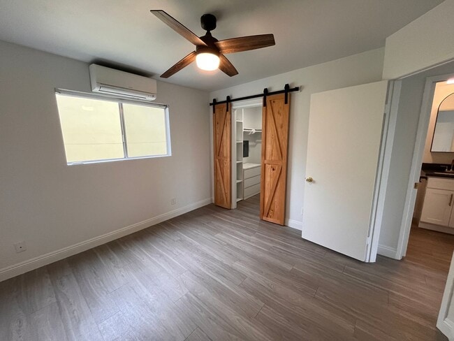 Building Photo - M369 - Albini