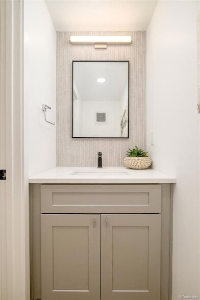 Building Photo - 267 S Jackson St