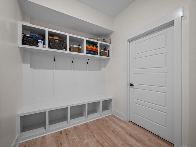 Building Photo - 408 Celtic Ash St