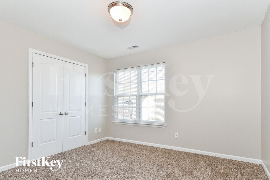 Building Photo - 5293 Crosswinds Rd
