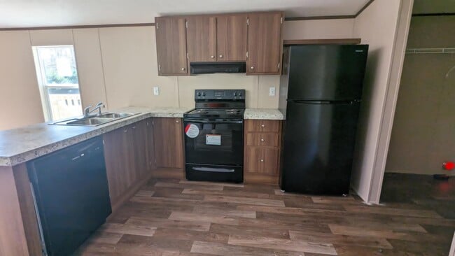 Building Photo - 514 Woodland Dr