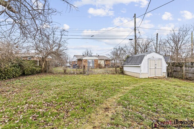 Building Photo - 3966 Northampton Dr