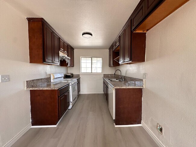 Building Photo - 2146 Cantaria Ave
