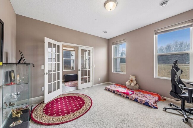 Building Photo - Spacious 3bed 3bath Townhome in Chaska!