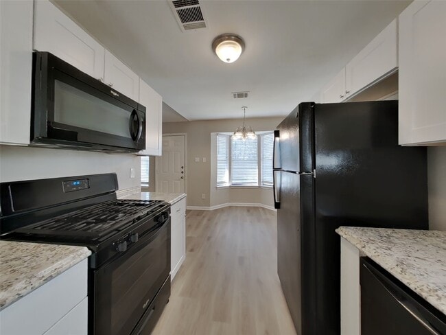 Building Photo - 3815 Shadow Trail