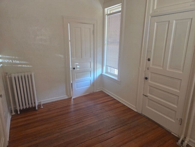 Building Photo - Charming 1-Bedroom Apartment in Denver's Capitol Hill Neighborhood