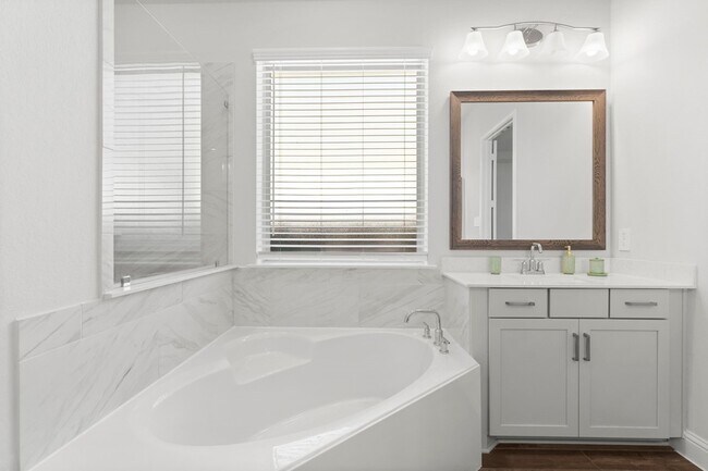 Building Photo - 15949 Hayes Mkt Lp