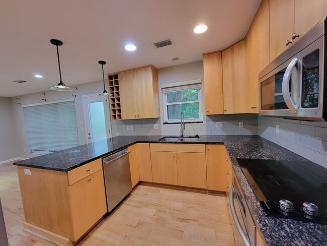 Building Photo - 4 bedroom house for rent on Killearn Estat...