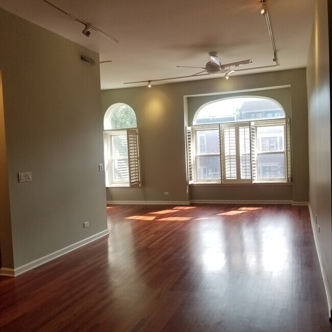 Building Photo - 2030 N Clifton Ave