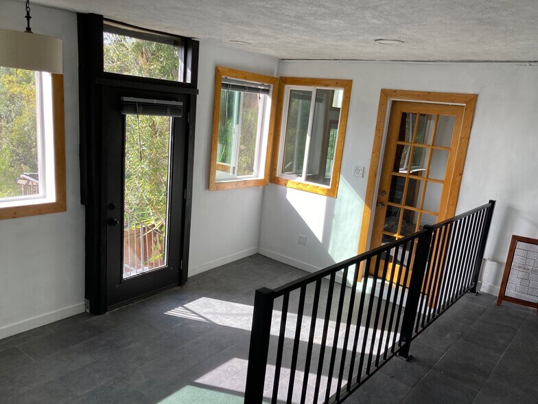 Building Photo - 22933 Portage Circle Dr