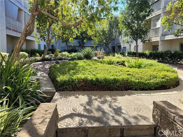 Building Photo - 3565 Linden Ave