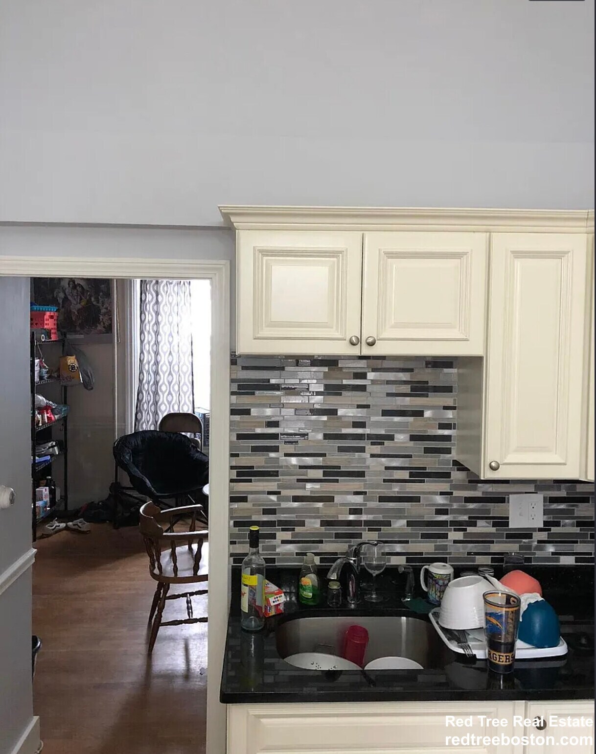 Building Photo - 686 Parker St