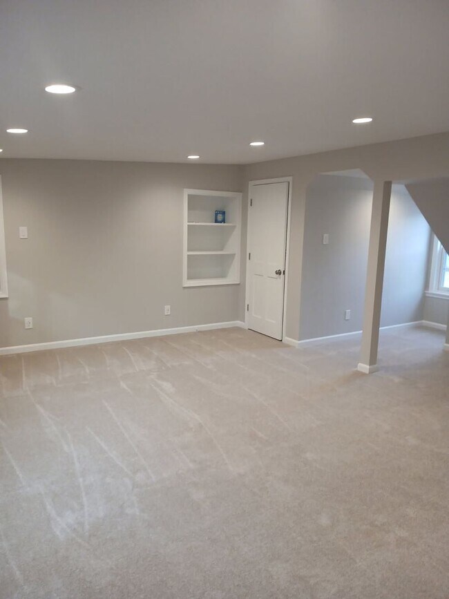 Building Photo - SPACIOUS RENOVATED FARMHOUSE AVAIL. FOR RENT!